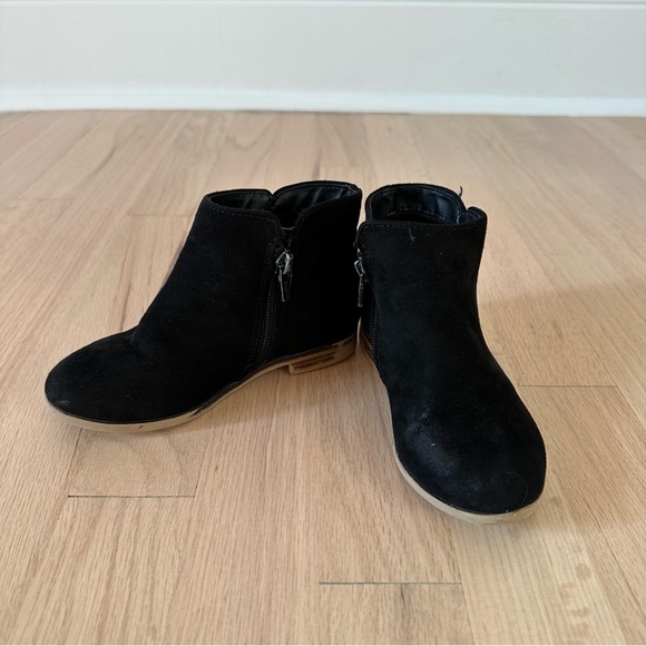 Cat & Jack Other - Cat & Jack Black Zipper Booties